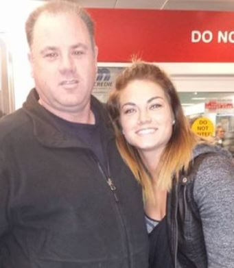 Terri Lee husband Bob Lee and daughter Sara Lee.